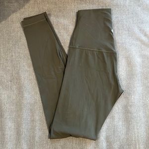 Lululemon Align Super High Rise 28” 4 Dark Olive